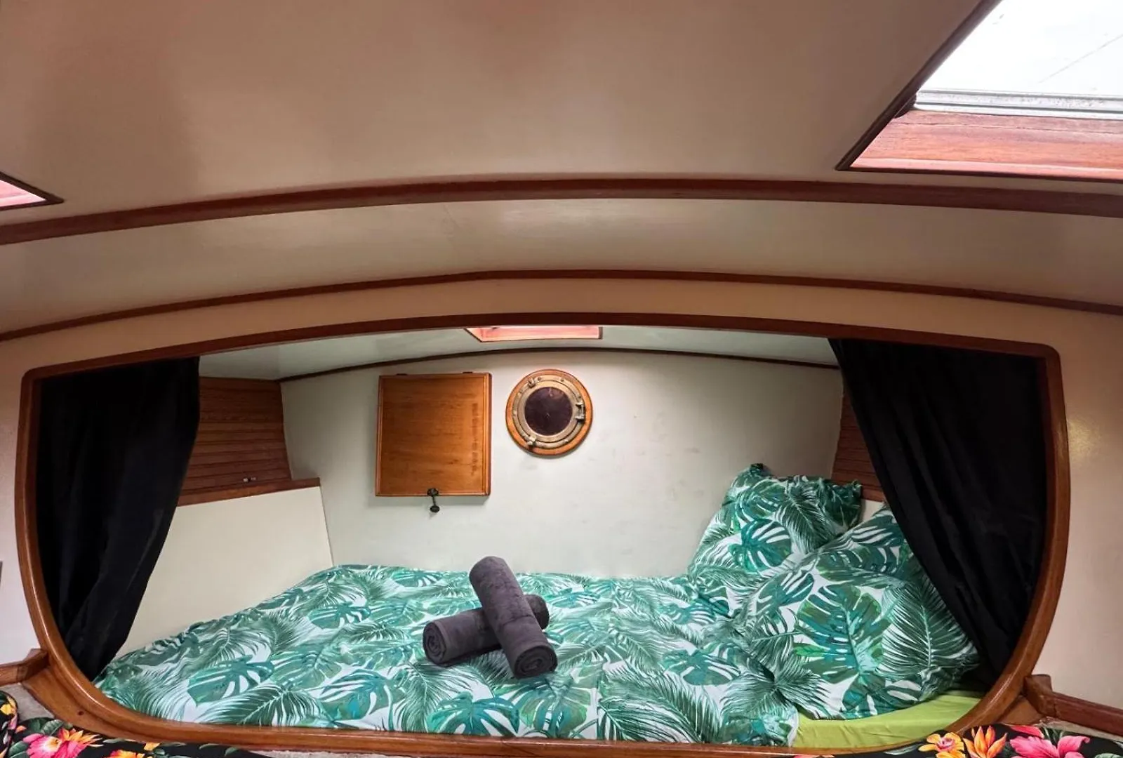 Nuit Insolite Sur Un Voilier Taravao Botel