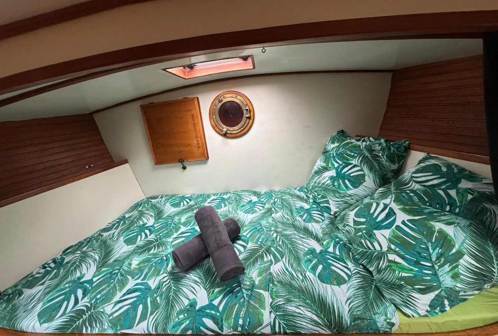 Nuit Insolite Sur Un Voilier Taravao Botel